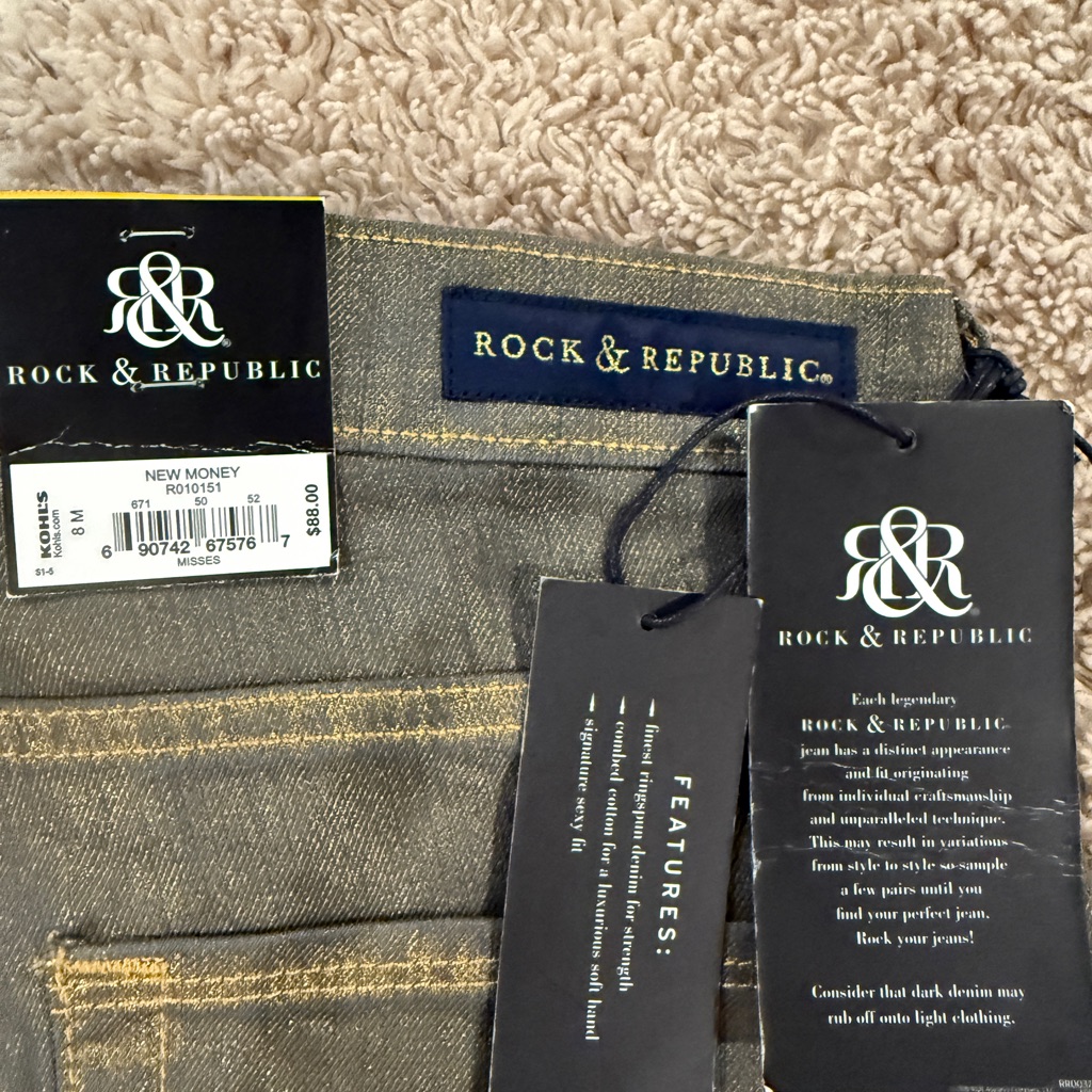 Rock & Republic 5-Pocket Skinny Jeans. Beautiful Gold-Black Color Very Unique!